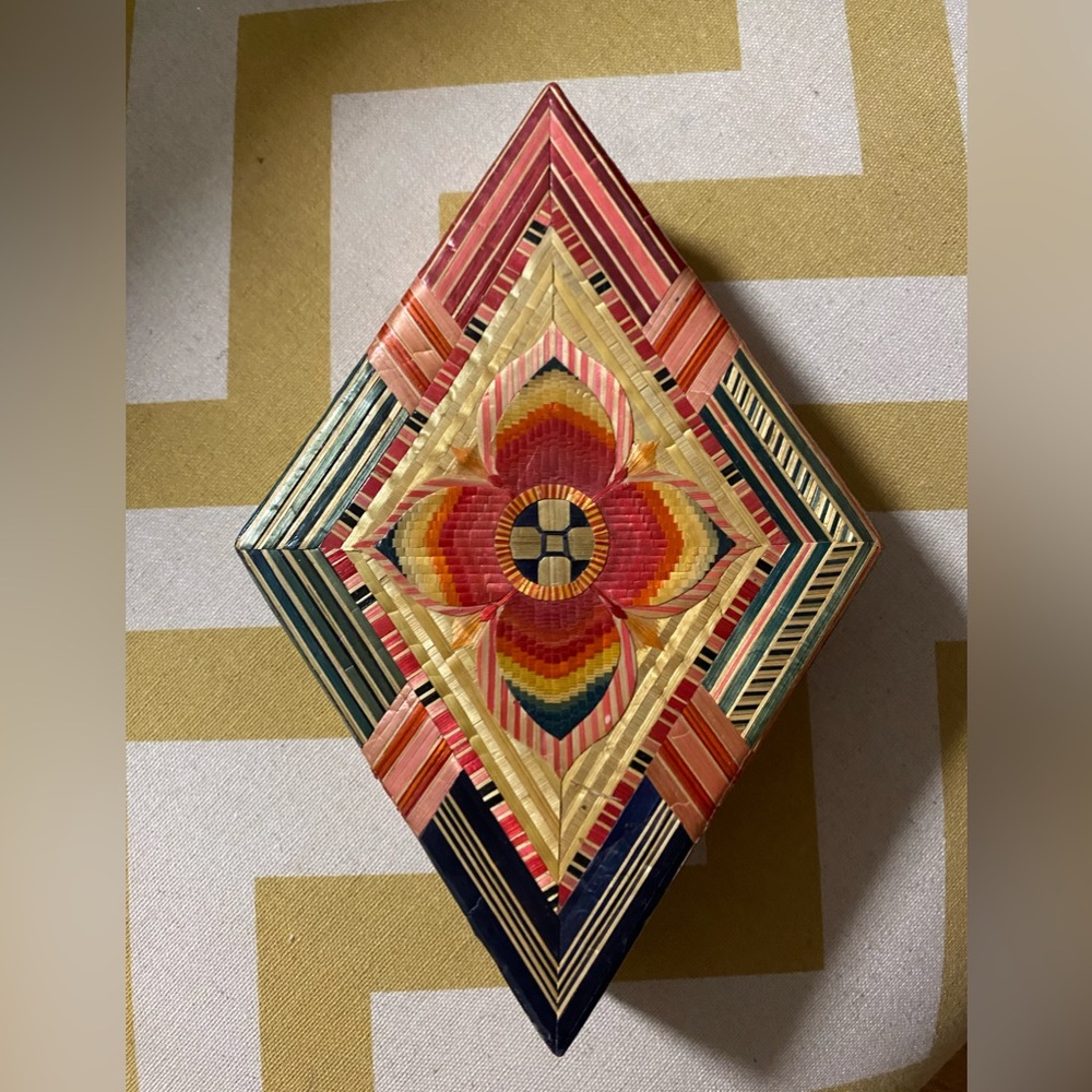 Vintage handcrafted natural fiber box (BAA)